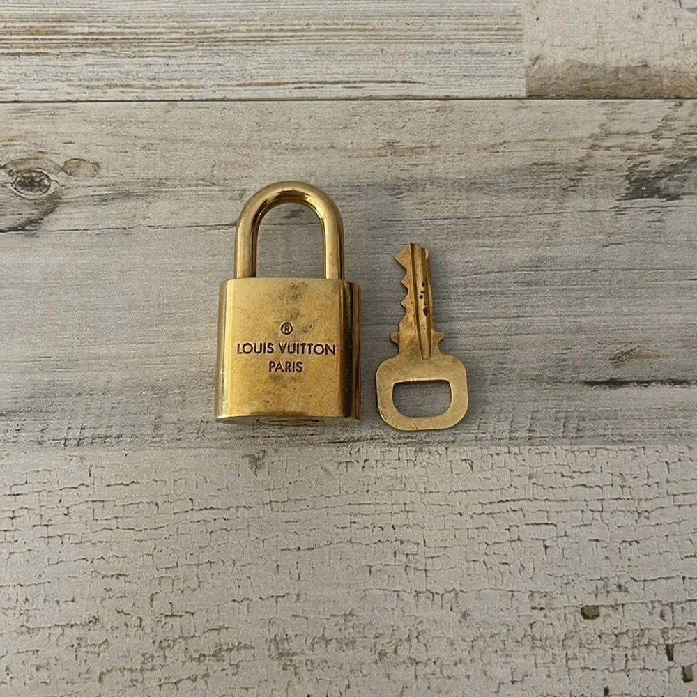 Louis Vuitton Lock and Key #446